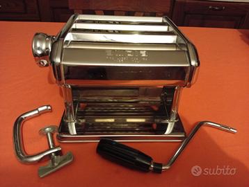 Macchina per tirare la sfoglia