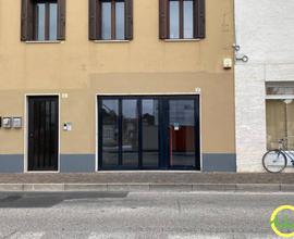 IMMOBILE COMMERCIALE IN ZONA IN VIA DI RIQUALIFICA