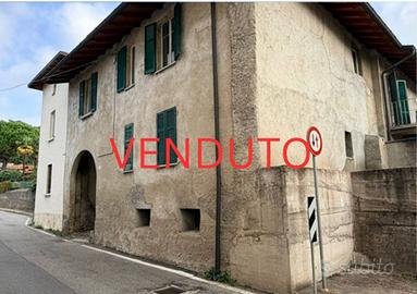 Casa indipendente di 185 m² con 4 locali a Uggiate