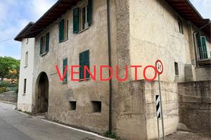 Casa indipendente di 185 m² con 4 locali a Uggiate