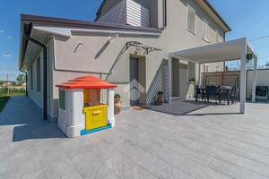 CASA SEMINDIPENDENTE A RAVENNA