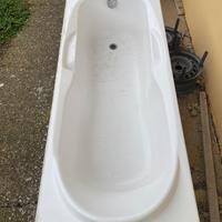 Vasca da bagno in vetroresina