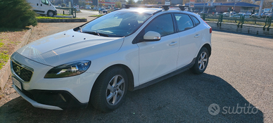 Volvo v40 cross country