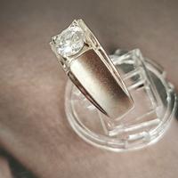 Anello Solitario con Moissanite 