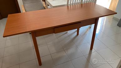 Tavolo da pranzo allungabile con 4 sedie