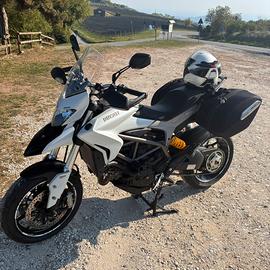 Ducati hyperstrada 821