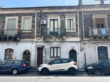 CASA SEMINDIPENDENTE A GIARRE