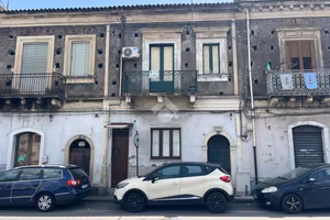 CASA SEMINDIPENDENTE A GIARRE
