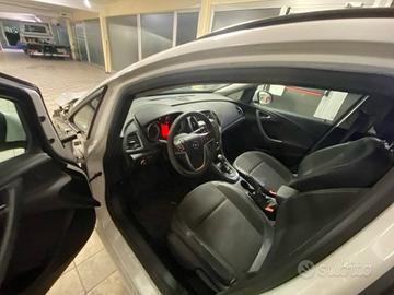 SEDILI ANTERIORI E POSTERIORI OPEL ASTRA J 2015