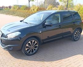 Nissan Qashqai 7 posti - Automatico - 4X4