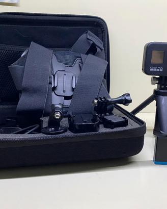 GoPro Hero 8 con accessori