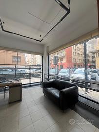 Negozio con 4 vetrine in Via Ludovico Ariosto