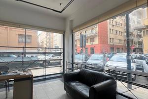 Negozio con 4 vetrine in Via Ludovico Ariosto