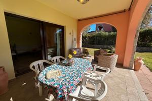 Villa con giardino centro San Teodoro