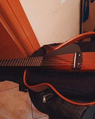 chitarra acustica  Yamaha 