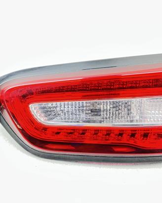 STOP POSTERIORE DESTRO INTEGRATO NEL PORTELLO JEEP