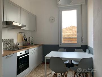 Stanza singola luminosa vicino Stazione Centrale