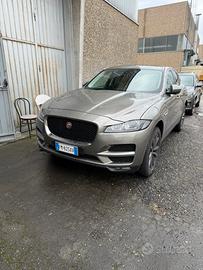 Jaguar Fpace 240 cv