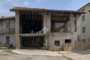 CASA INDIPENDENTE A LEVATE