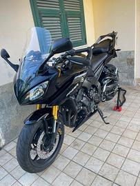 YAMAHA FAZER 8
