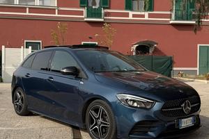 ELEGANZA DISARMANTE! B180 AMG STRAFULL
