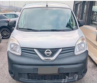 NISSAN NV250