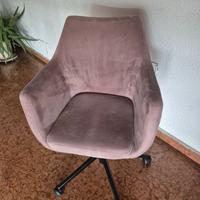 Sedia per ufficio  e scrivania