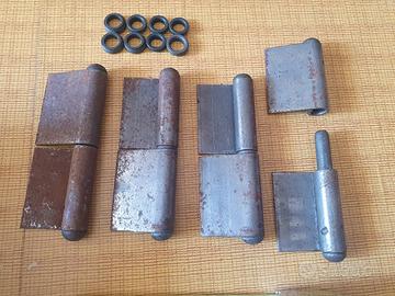 2 coppie di cerniere in ferro + altre serrature 