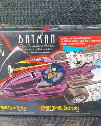 Batman combat criminal elettronico