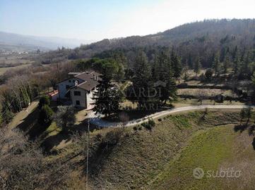 Villa di 420 m² con più di 5 locali e box auto dop