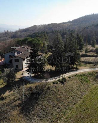 Villa di 420 m² con più di 5 locali e box auto dop
