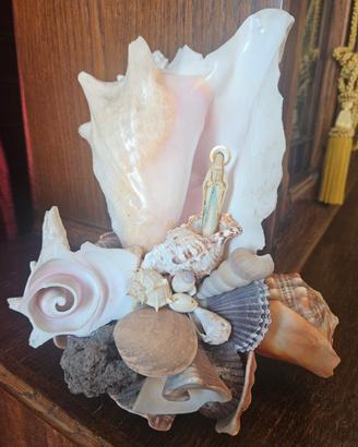 antico altare di conchiglie, icona sacra 