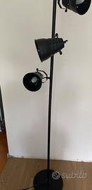 Lampada da terra nera a 3 luci, di Maison du Monde