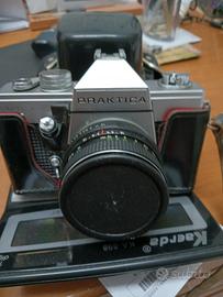 macchina fotografica Pratika completa di flash 