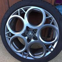 Cerchi 20” con gomme estive Pzero 235/40/20