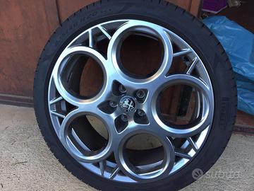 Cerchi 20” con gomme estive Pzero 235/40/20