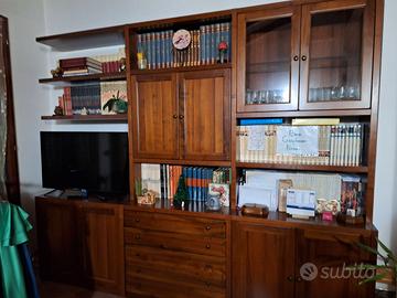 Mobile in legno massello
