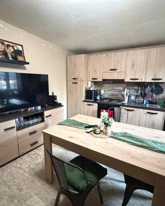 Cucina completa + tavolo, sedie e mobile tv