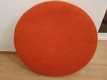 Cuscino Pouf 80 x h 13 arancio appena confezionato