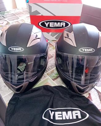 Coppia di caschi per moto