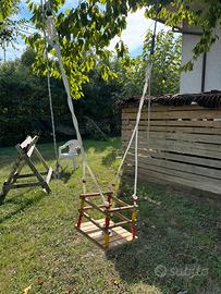 altalena in legno per bambini