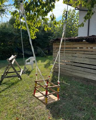 altalena in legno per bambini