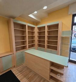 stigliatura completa  / arredo negozio 