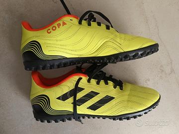 Scarpe da calcetto taglia 42