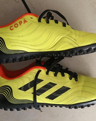 Scarpe da calcetto taglia 42