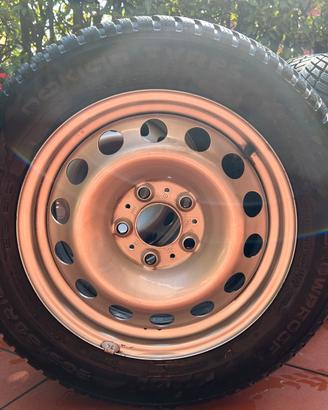 Gomme invernali Nokian con cerchi