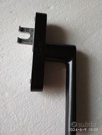 Maniglie e accessori per serramenti Schuco e altro