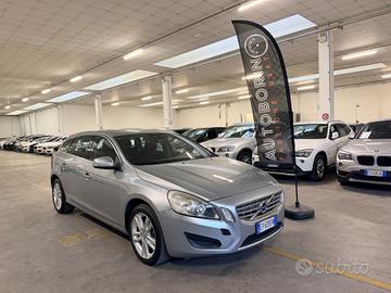 Volvo V60 DRIVe Powershift Momentum