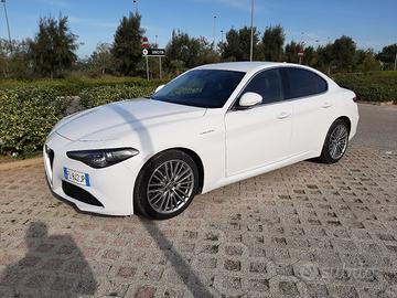 Alfa Romeo Giulia 180 cv manuale 2017 