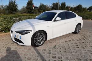 Alfa Romeo Giulia 180 cv manuale 2017 